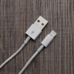 CABO USB COM ENTRADA LIGHTNING/IPHONE. - BRANCO - BRANCO